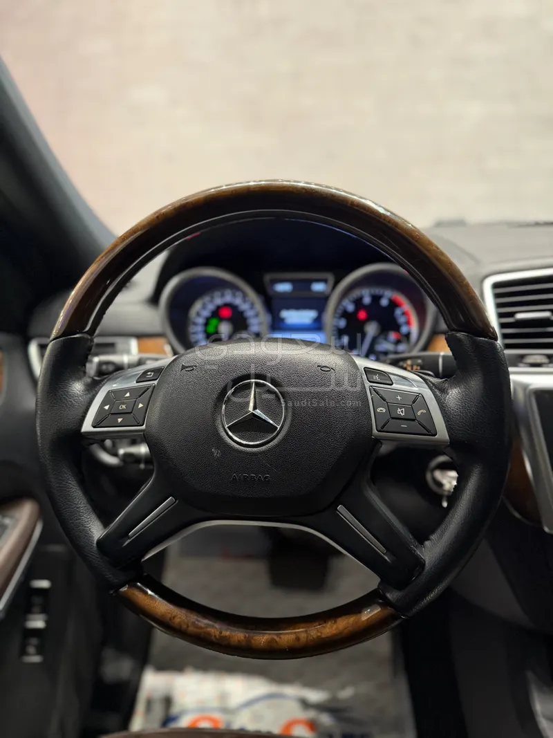 2015 مرسيدس - بنز جي إل 500