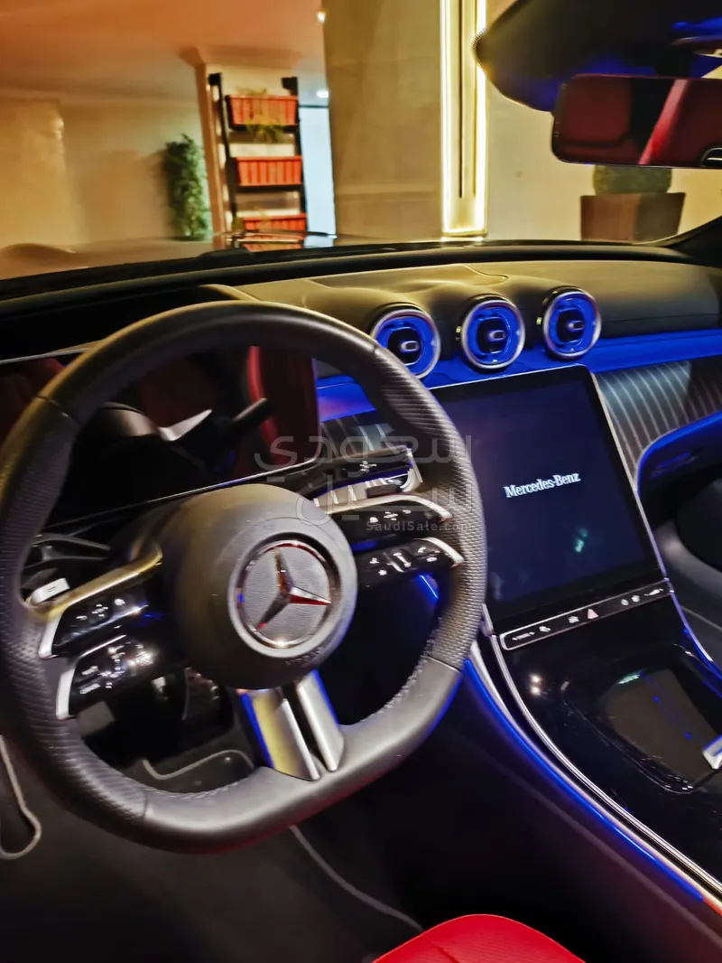 2024 مرسيدس - بنز سي إل إي 200