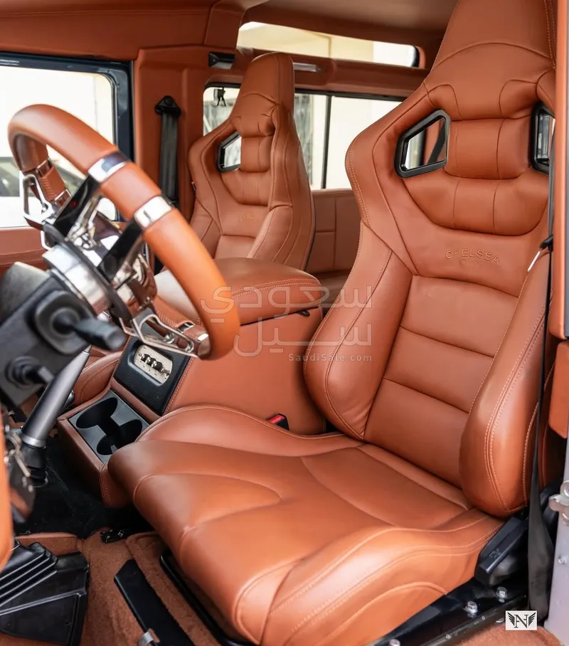 2012 لاند روفر ديفيندر 90