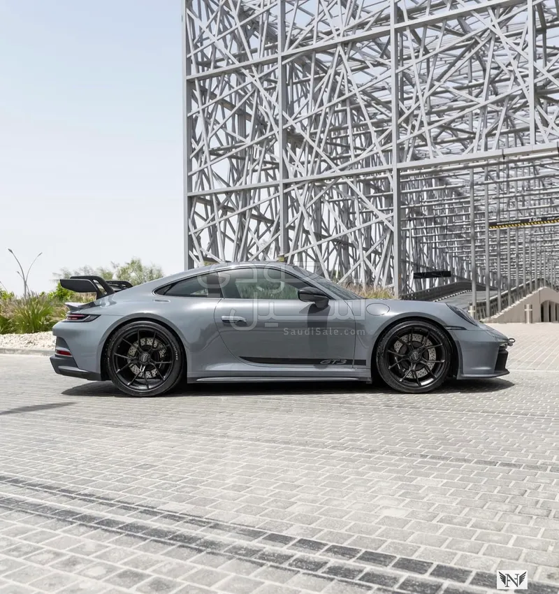 2024 بورش 911 كاريرا جي تي 3