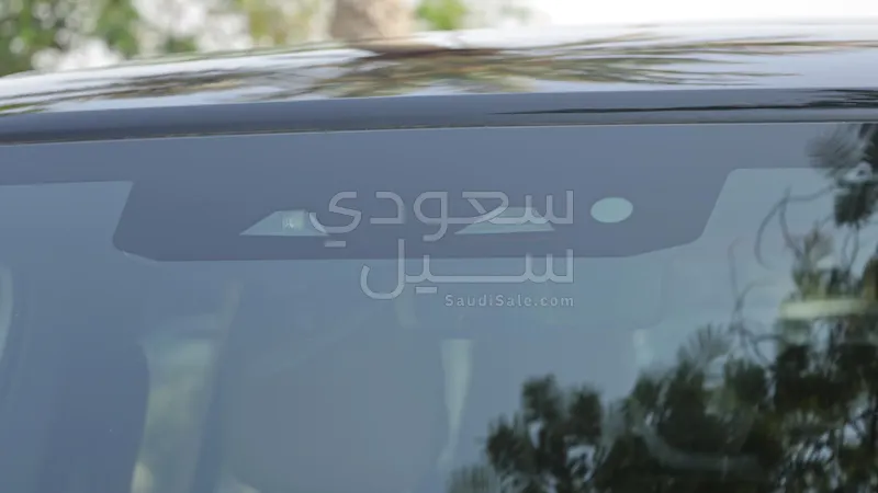 2025 لاند روفر ديفيندر 110