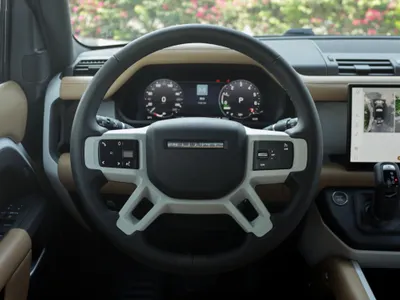 2025 لاند روفر ديفيندر 110