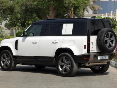 2025 لاند روفر ديفيندر 110