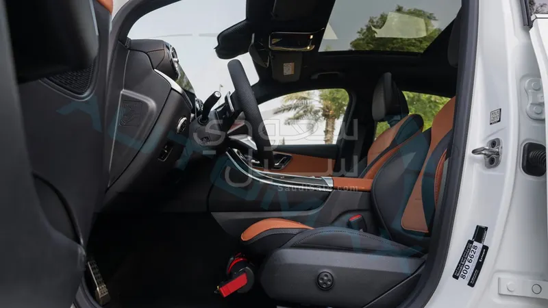 2026 مرسيدس - بنز جي إل سي 200