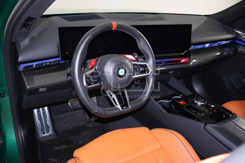 2025 بي ام دبليو الفئة ام إم 5 كومبيتيشن