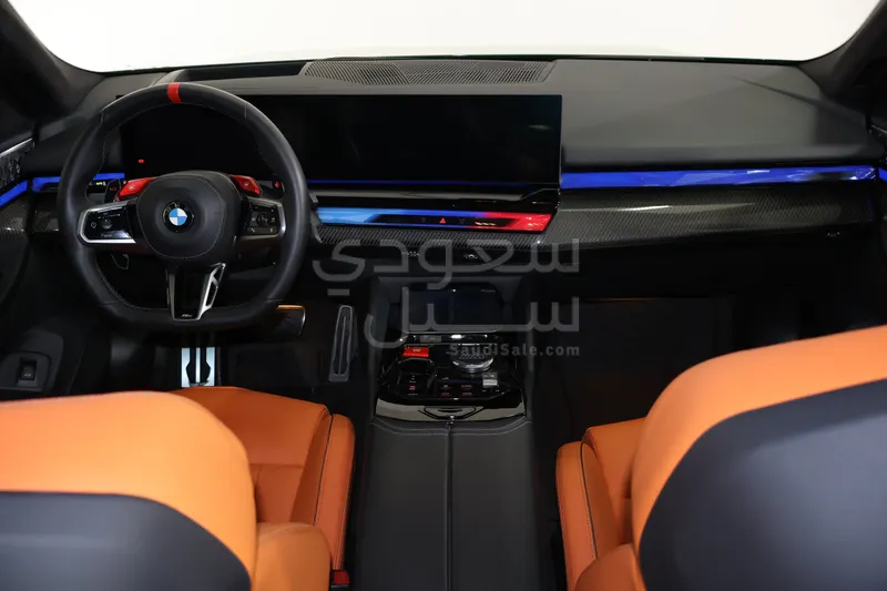 2025 بي ام دبليو الفئة ام إم 5 كومبيتيشن