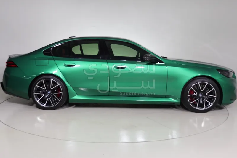 2025 بي ام دبليو الفئة ام إم 5 كومبيتيشن