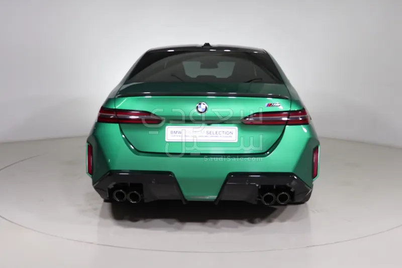 2025 بي ام دبليو الفئة ام إم 5 كومبيتيشن