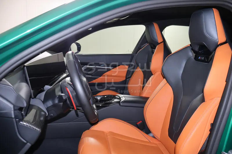 2025 بي ام دبليو الفئة ام إم 5 كومبيتيشن