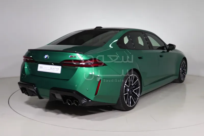 2025 بي ام دبليو الفئة ام إم 5 كومبيتيشن