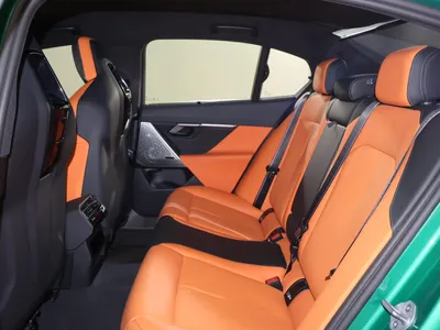 2025 بي ام دبليو الفئة ام إم 5 كومبيتيشن