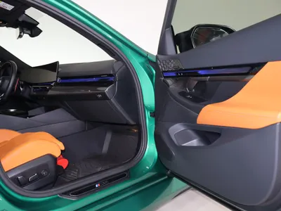 2025 بي ام دبليو الفئة ام إم 5 كومبيتيشن