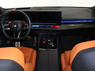 2025 بي ام دبليو الفئة ام إم 5 كومبيتيشن