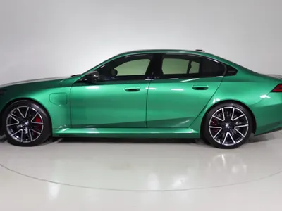 2025 بي ام دبليو الفئة ام إم 5 كومبيتيشن