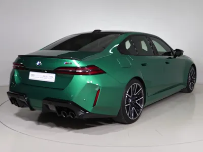 2025 بي ام دبليو الفئة ام إم 5 كومبيتيشن