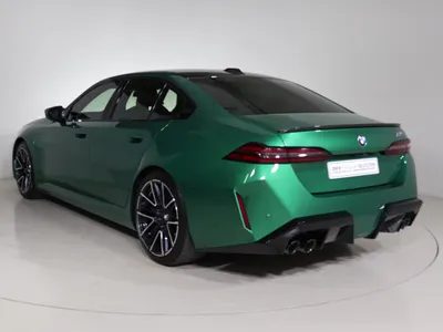 2025 بي ام دبليو الفئة ام إم 5 كومبيتيشن