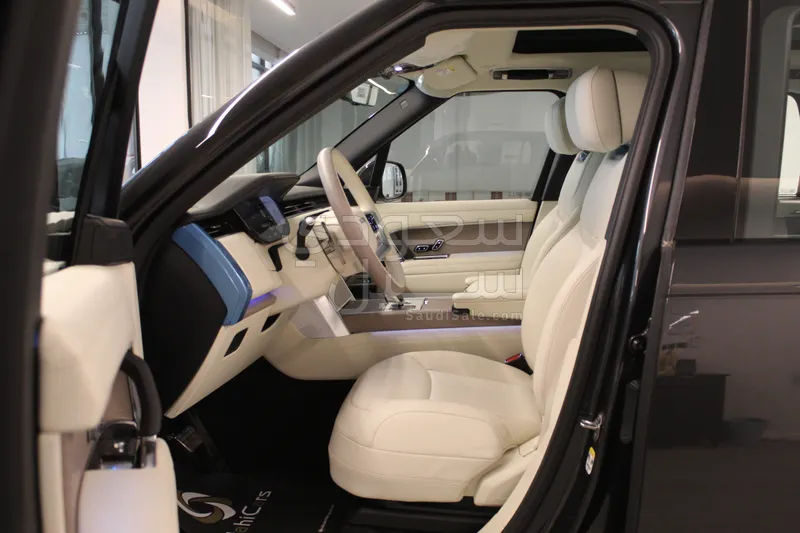 2025 لاند روفر رينج روفر اوتوبيوغرافي