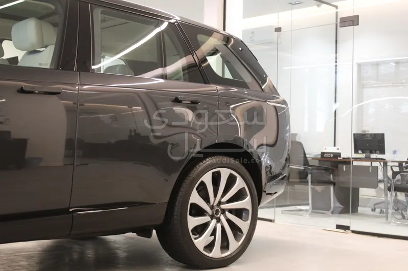 2025 لاند روفر رينج روفر اوتوبيوغرافي