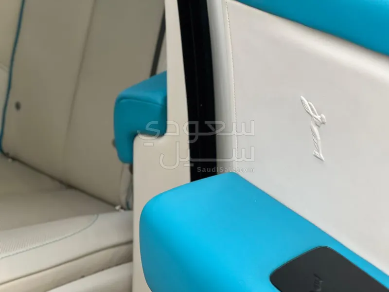 2023 رولز رويس كولينان سلفر بادج