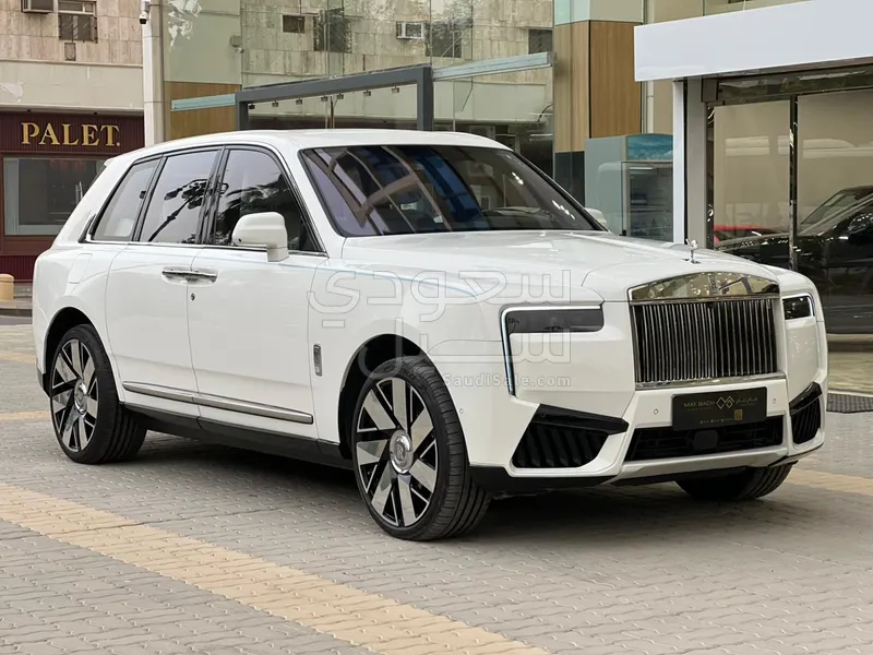 2023 رولز رويس كولينان سلفر بادج