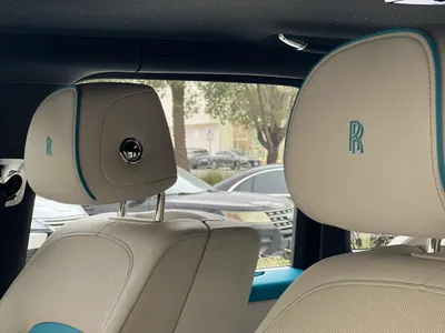 2023 رولز رويس كولينان سلفر بادج