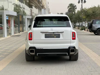 2023 رولز رويس كولينان سلفر بادج