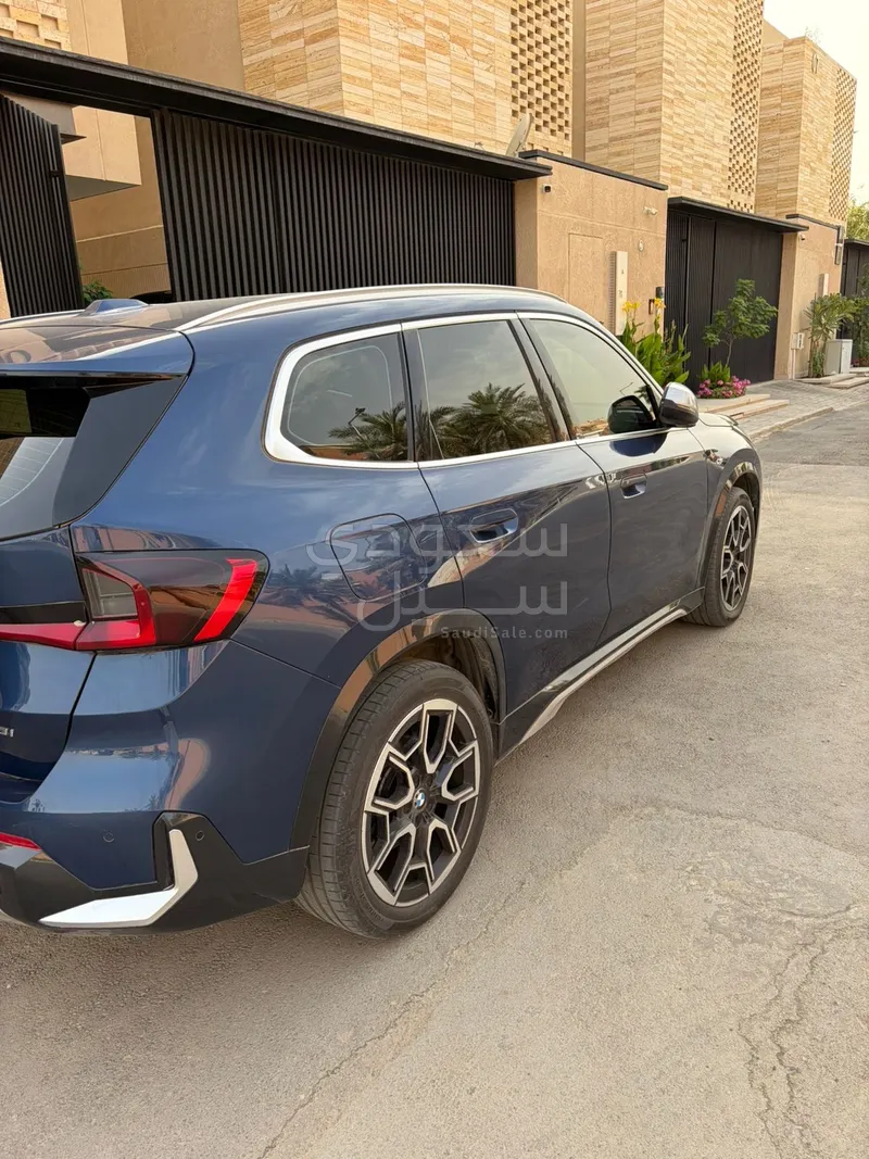 2023 بي ام دبليو الفئة اكس 1