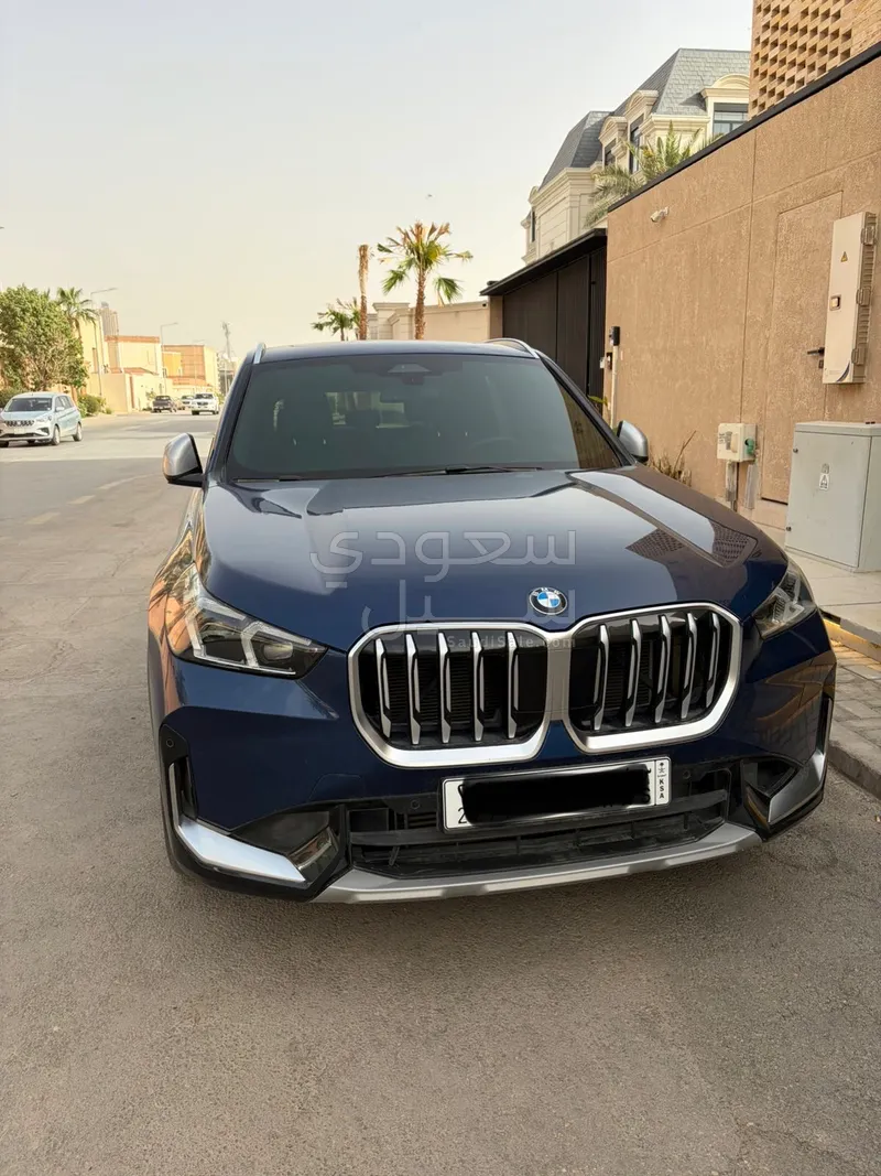 2023 بي ام دبليو الفئة اكس 1