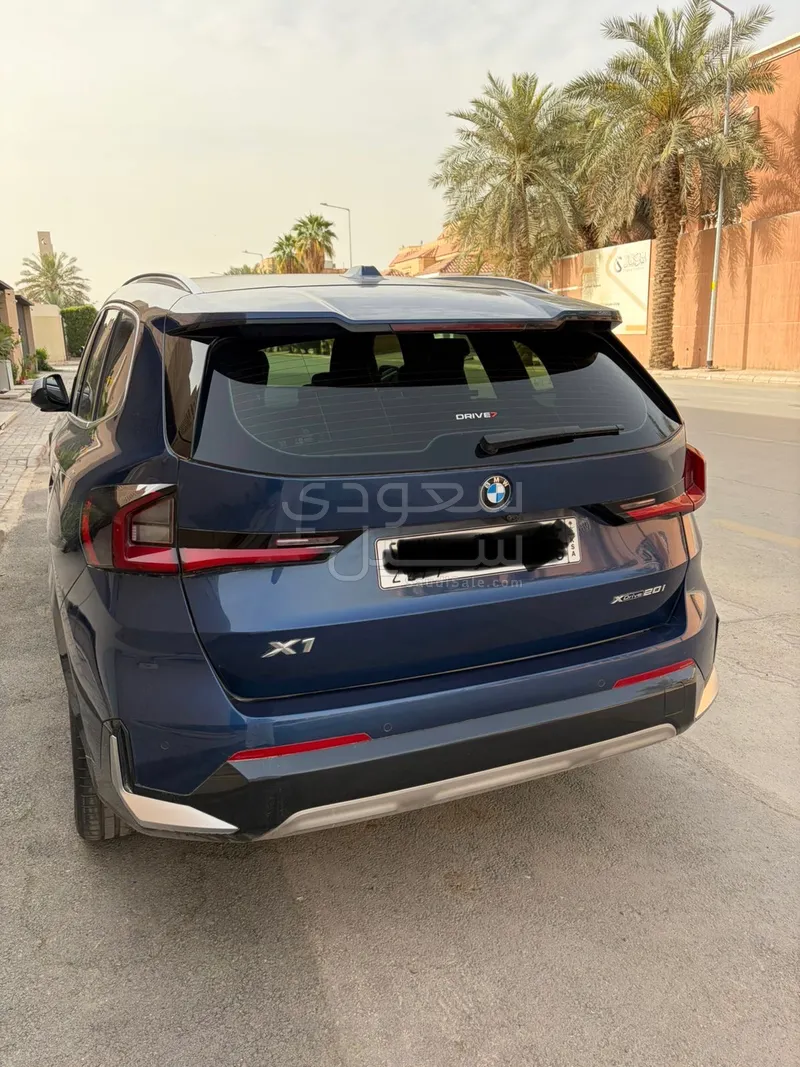 2023 بي ام دبليو الفئة اكس 1