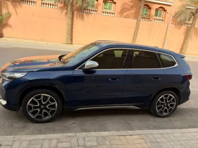 2023 بي ام دبليو الفئة اكس 1