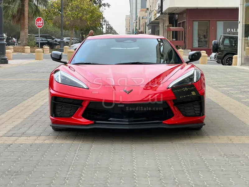 2025 شفروليه كورفيت سي 8