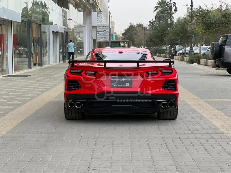 2025 شفروليه كورفيت سي 8