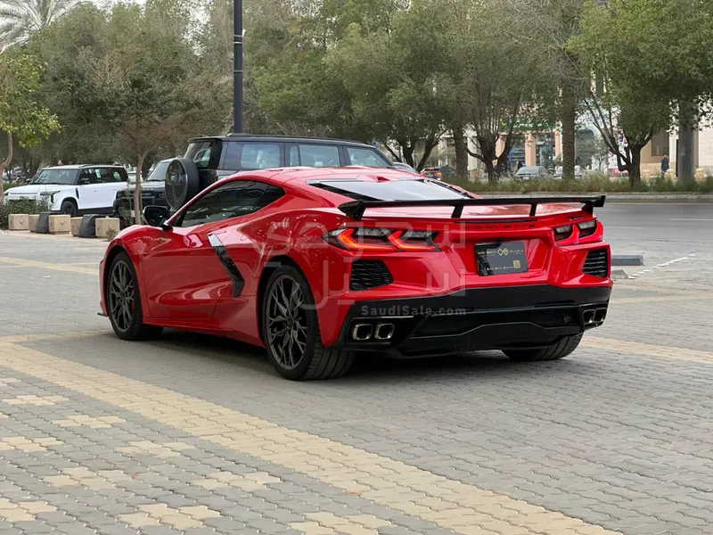 2025 شفروليه كورفيت سي 8