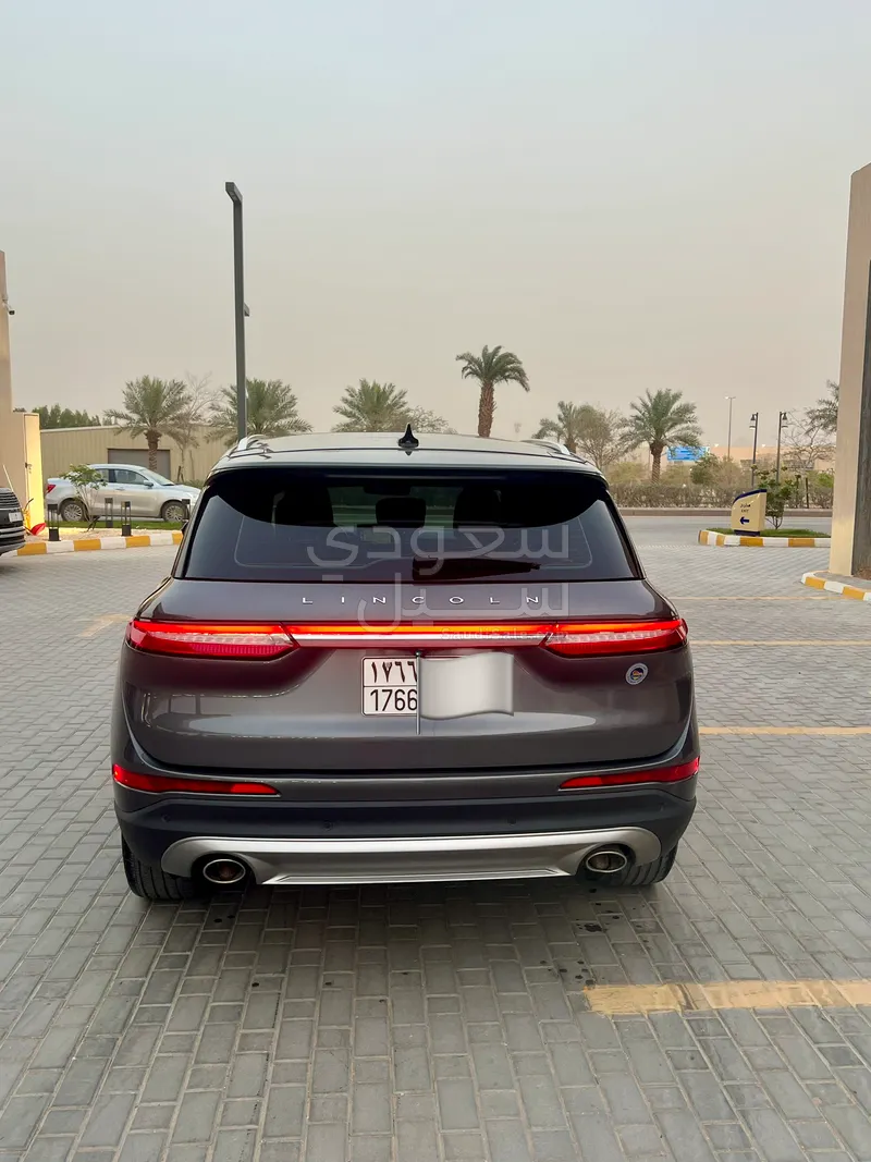 2023 لنكولن كورسير