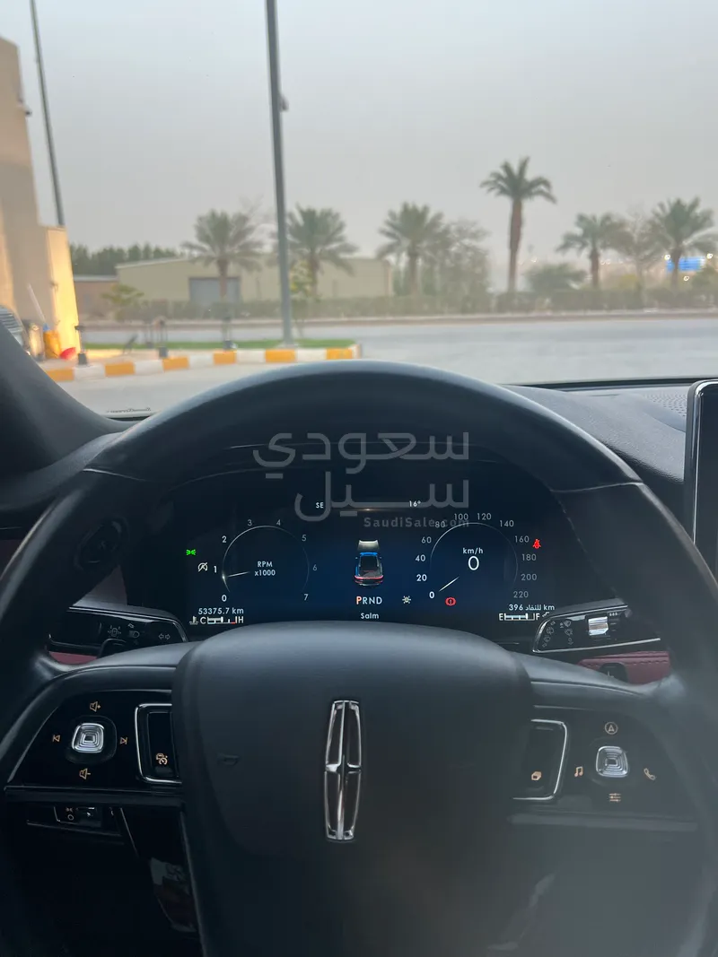 2023 لنكولن كورسير