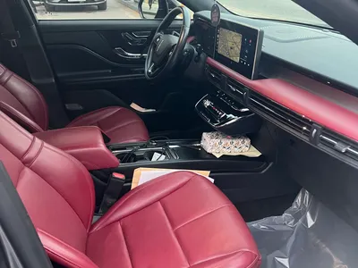 2023 لنكولن كورسير