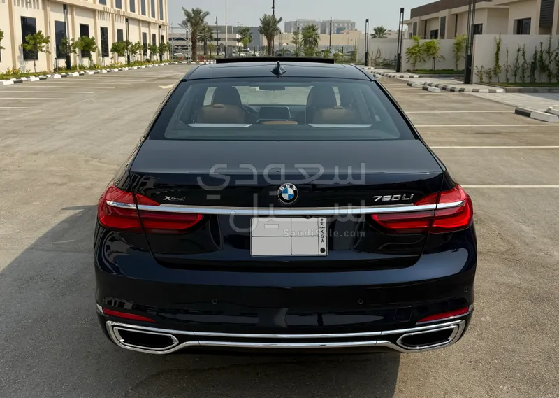 2016 بي ام دبليو الفئة السابعة 750 إل أي