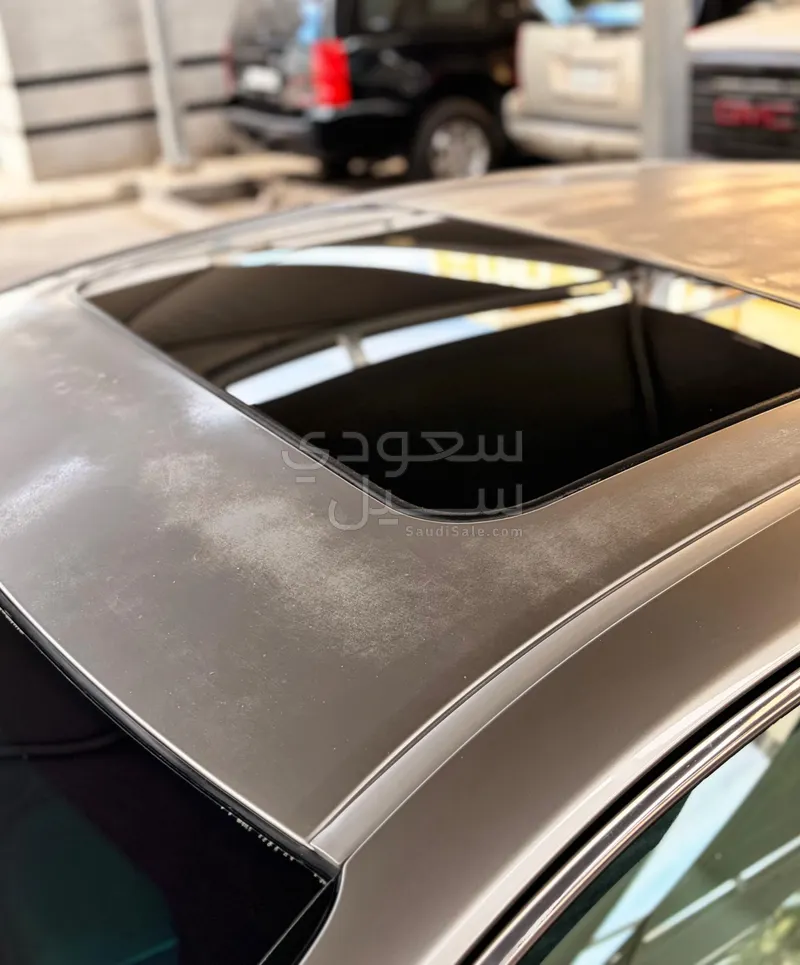 2015 لكزس إي إس 250