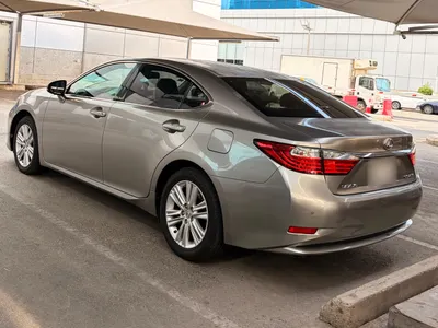 2015 لكزس إي إس 250