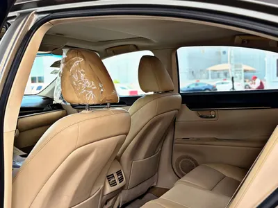 2015 لكزس إي إس 250