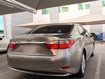 2015 لكزس إي إس 250