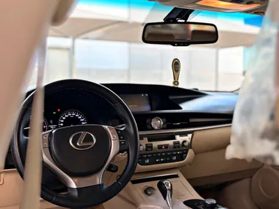 2015 لكزس إي إس 250