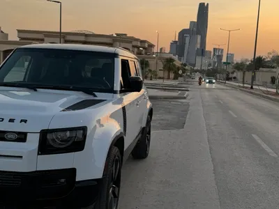 2022 لاند روفر ديفيندر اكس 110