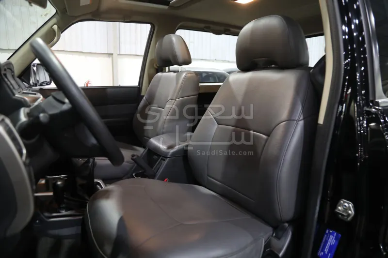 2023 نيسان باترول ربع