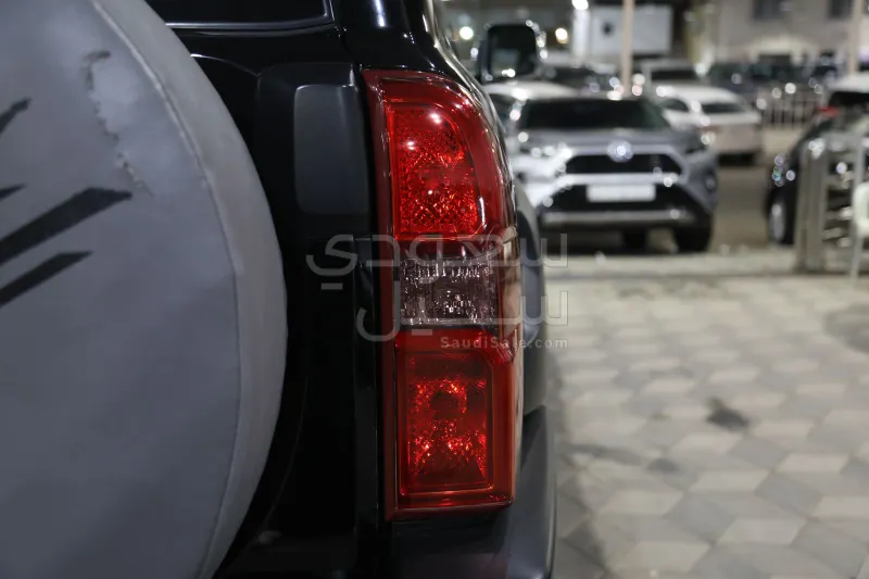 2023 نيسان باترول ربع