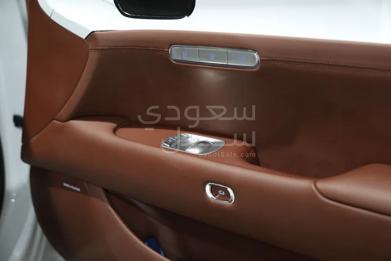 2025 جينيسيس جي 90