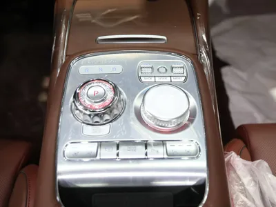 2025 جينيسيس جي 90