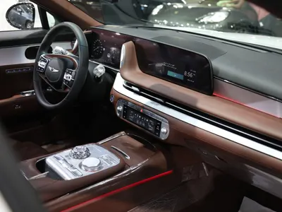 2025 جينيسيس جي 90