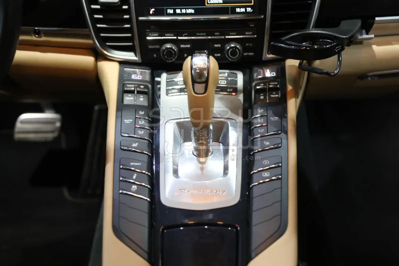 2016 بورش بانميرا