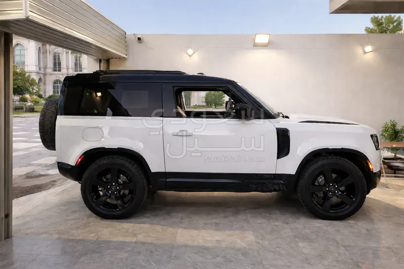 2021 لاند روفر ديفيندر 90